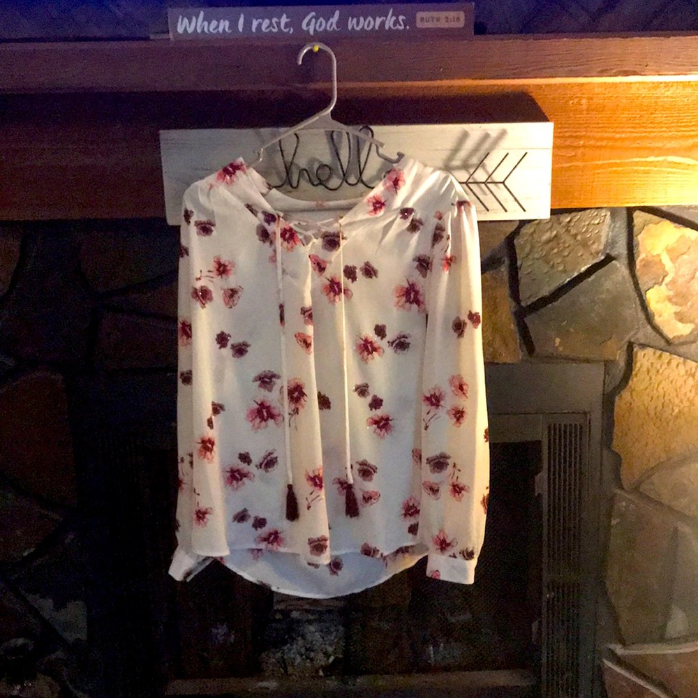 It has flowers on it and it vary cute